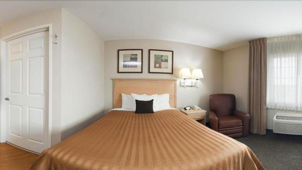 Candlewood Suites Milwaukee Brown Deer, An Ihg Hotel Bagian luar foto