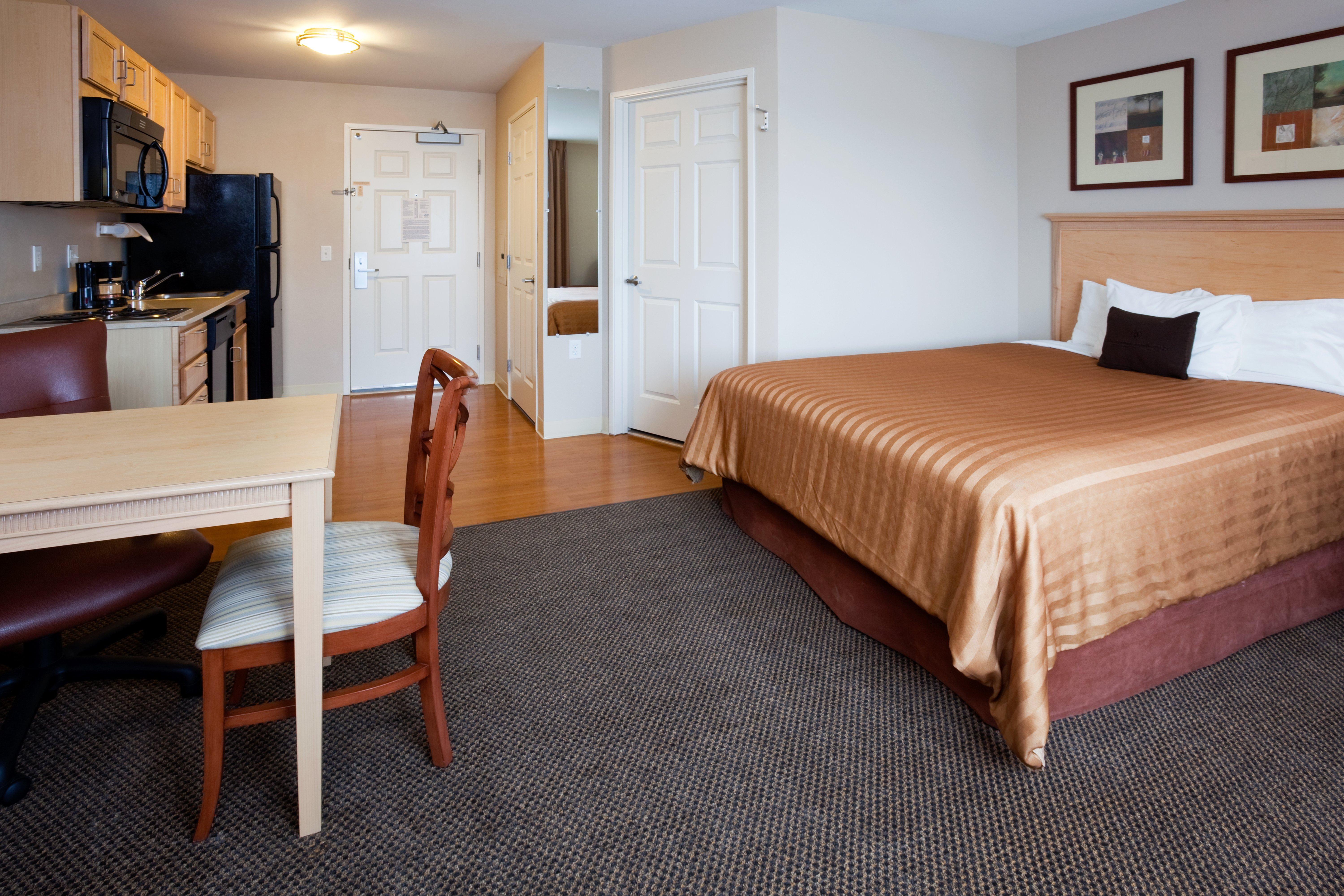 Candlewood Suites Milwaukee Brown Deer, An Ihg Hotel Bagian luar foto