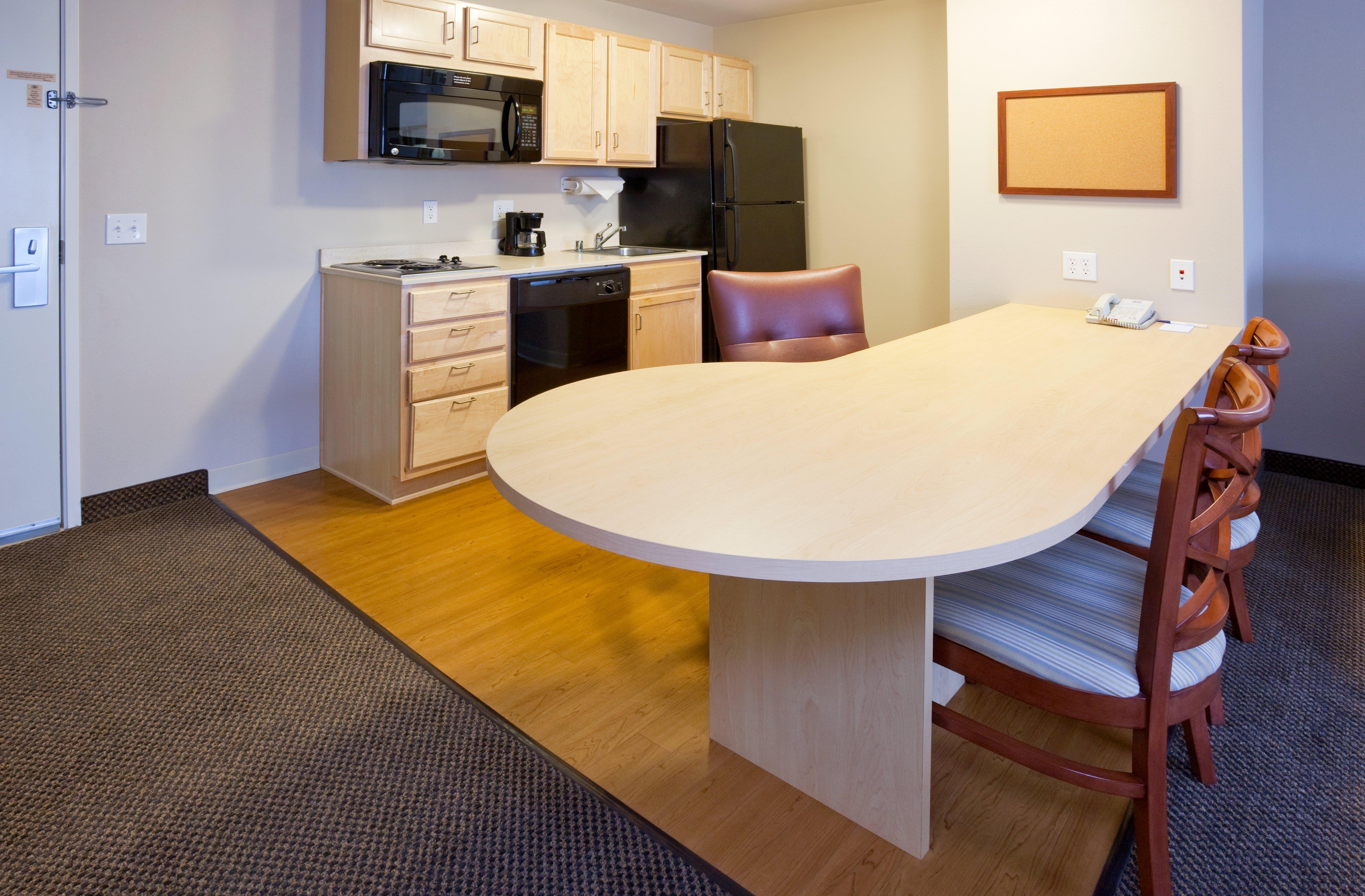 Candlewood Suites Milwaukee Brown Deer, An Ihg Hotel Bagian luar foto