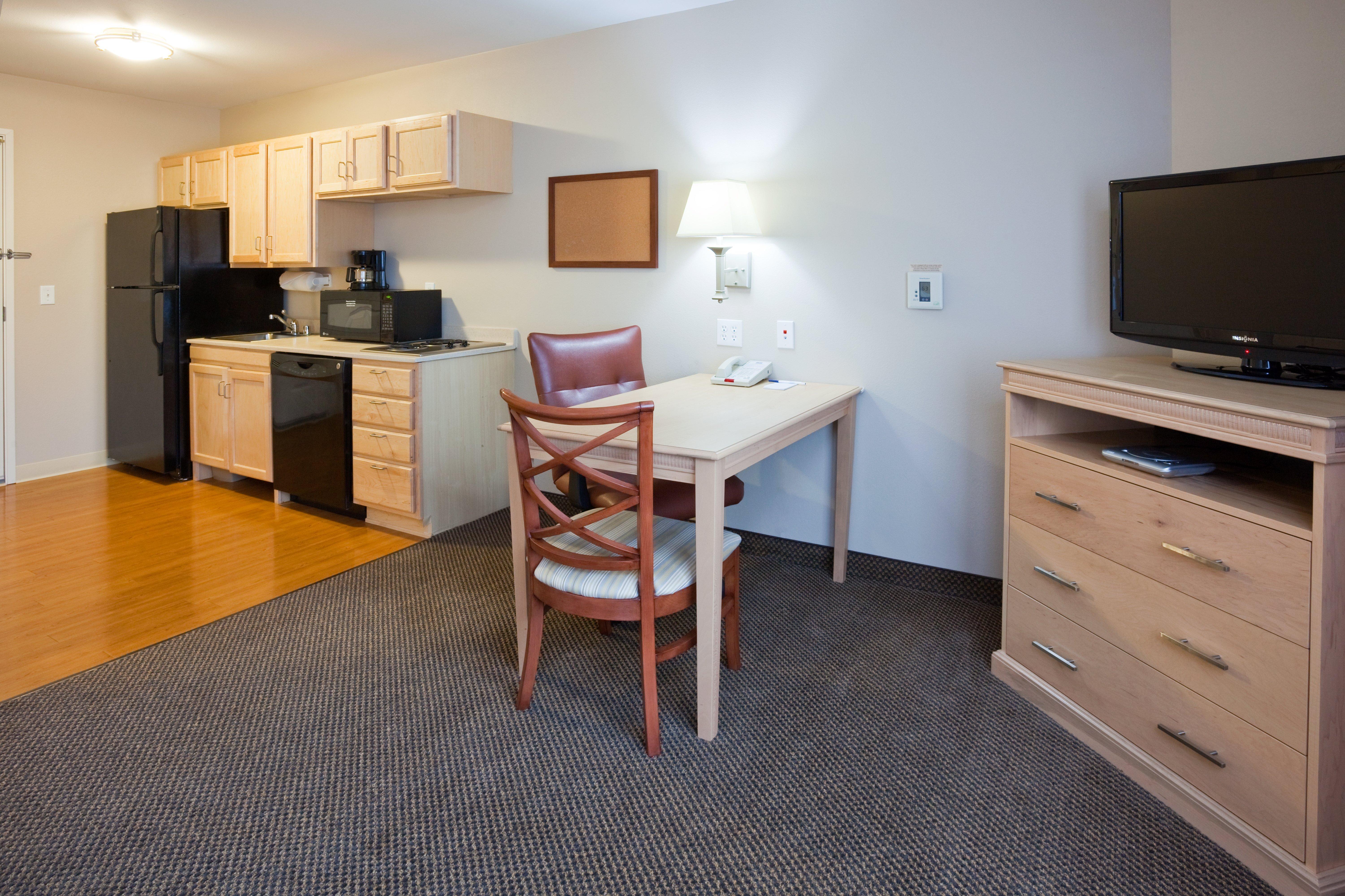 Candlewood Suites Milwaukee Brown Deer, An Ihg Hotel Bagian luar foto