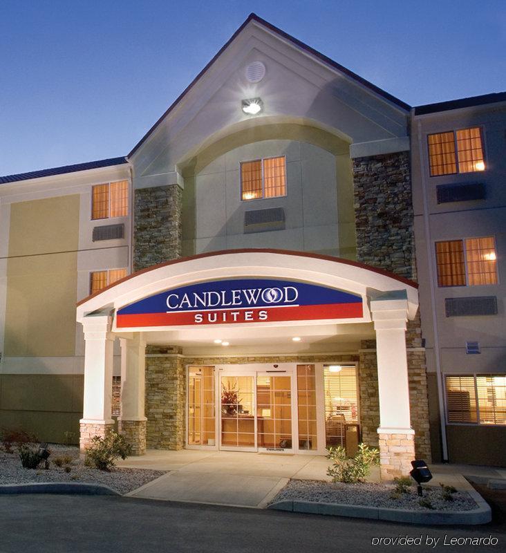 Candlewood Suites Milwaukee Brown Deer, An Ihg Hotel Bagian luar foto